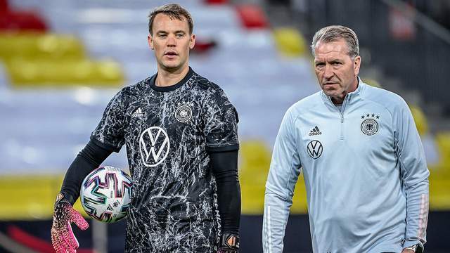 更是整个足 更是整个足